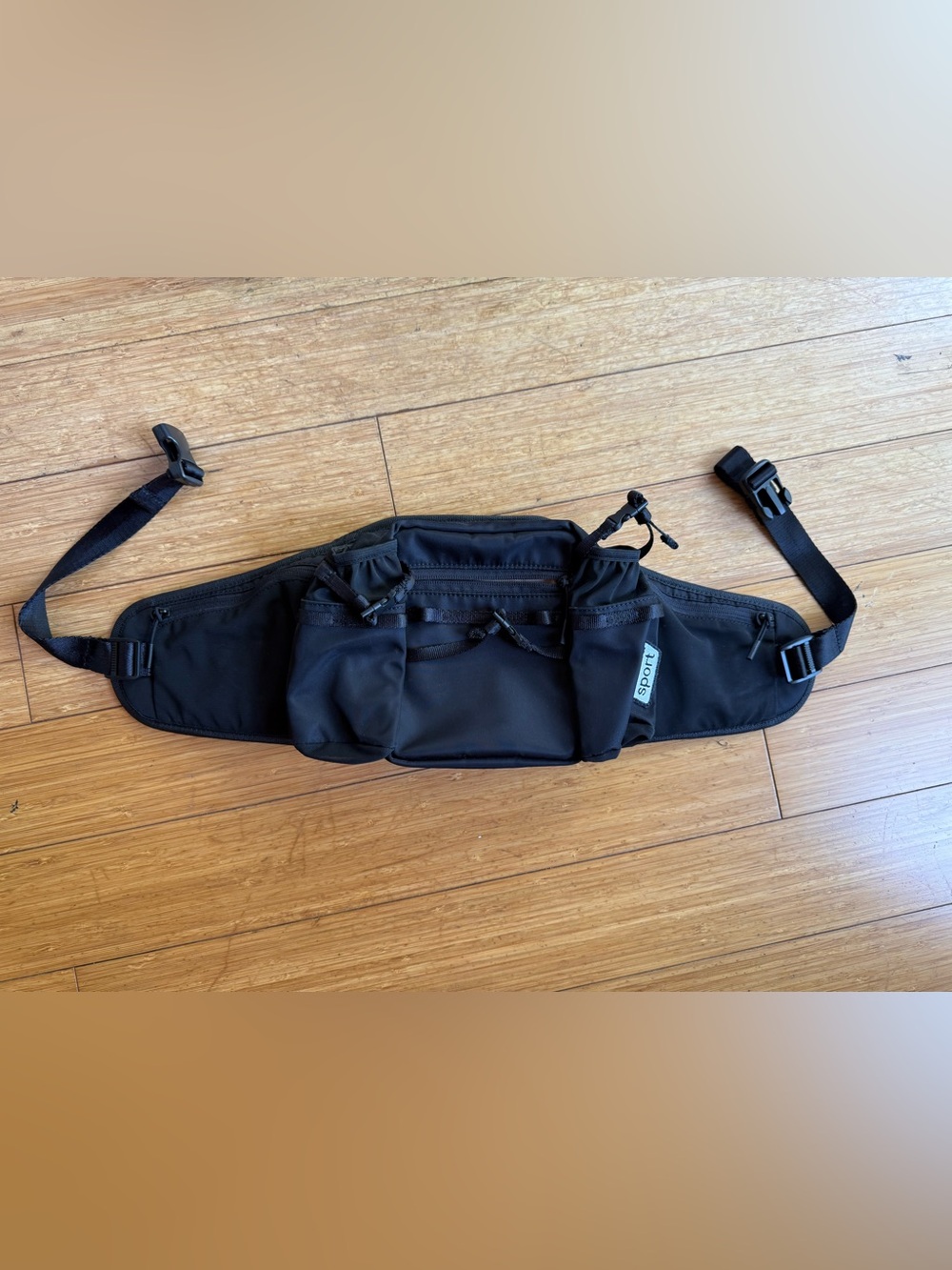 Caraa Travel Waistbag in black